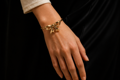 ÉLÉGANCE BOW BRACELET